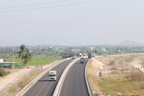 Năm rộn ràng của những công trình giao thông