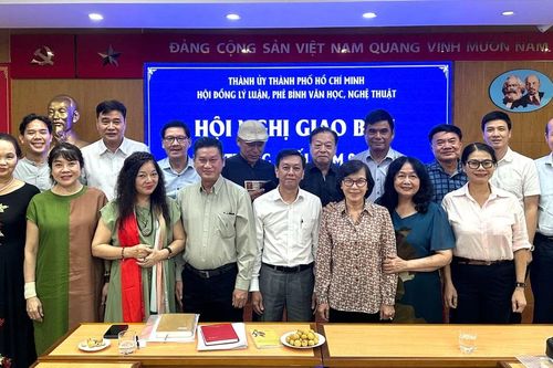 Lý luận, phê bình VHNT TPHCM hướng đến kỷ niệm 50 năm Ngày thống nhất đất nước