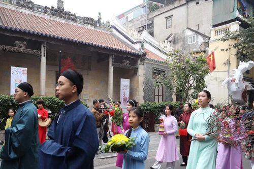 Mãn nhãn màn biểu diễn cổ phục mừng Tết Ất Tỵ 2025