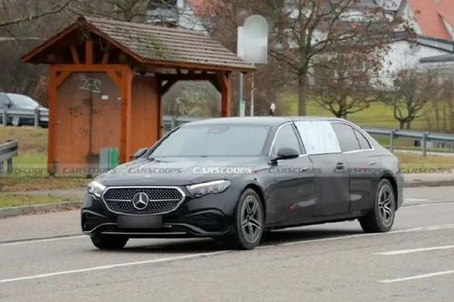 Cận cảnh xe sang Mercedes E-Class độ 6 cửa độc lạ