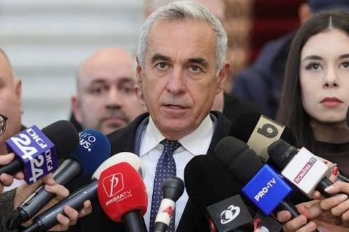 Ứng viên Tổng thống cực hữu Romania dẫn đầu trong các cuộc thăm dò trước bầu cử