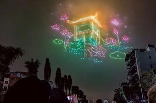 Hà Nội trình diễn drone hỏa thuật lớn nhất thế giới trong đêm giao thừa Ất Tỵ 2025