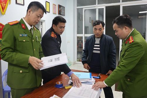 Bắt nguyên cán bộ Trung tâm Nước sạch và Vệ sinh môi trường nông thôn tỉnh Bắc Giang