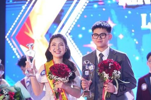 Hà Nội: Học sinh Trường THCS Giảng Võ 'cháy' hết mình trong đêm hội tỏa sáng