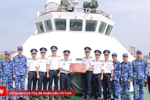 Hành trình giữ biển ngày Xuân