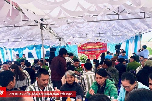 Ấm lòng bữa cơm tất niên cho phạm nhân tại Trại giam