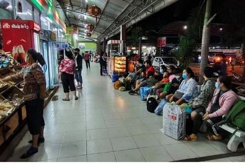 Xuân Ất Tỵ 2025: Người Việt tại Lào mong sớm về quê hương sum họp gia đình