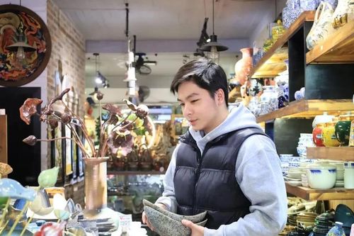 Làng gốm Bát Tràng nhộn nhịp phục vụ Tết Ất Tỵ 2025