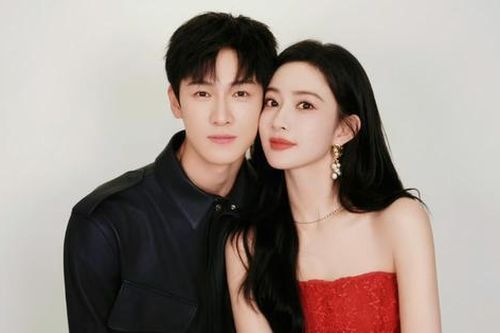 Cặp sao Cửu Trọng Tử hẹn hò?