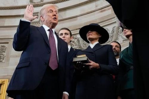 Ông Donald Trump tuyên thệ nhậm chức, trở thành Tổng thống thứ 47 của Mỹ