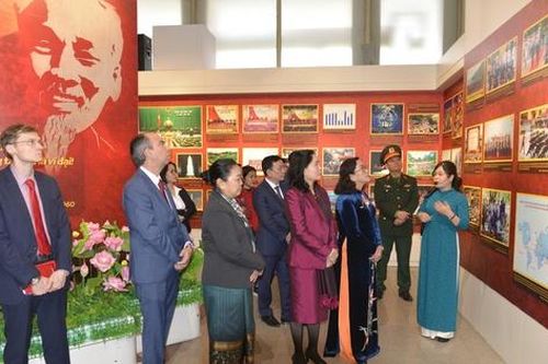 200 ảnh, tài liệu, hiện vật tại Triển lãm 'Đảng Cộng sản Việt Nam - 95 năm đồng hành cùng dân tộc'