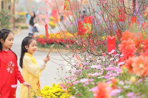 Thiếu nhi trải nghiệm Tết Việt tại lễ hội Home Hanoi Xuan 2025