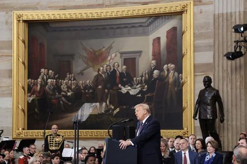 Chứng khoán Mỹ tăng, giá dầu giảm trong ngày nhậm chức của ông Trump