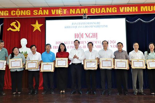 Đảng ủy Khối Cơ quan và Doanh nghiệp tỉnh đóng góp tích cực vào sự phát triển của tỉnh