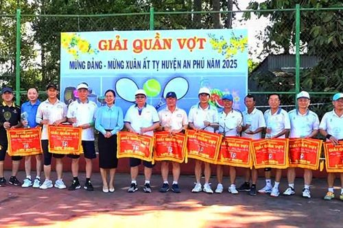 Hào hứng sân chơi thể thao chào năm mới