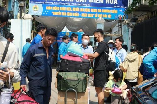 Ấm áp Chuyến tàu Công đoàn tiễn công nhân Đồng Nai về quê đón Tết