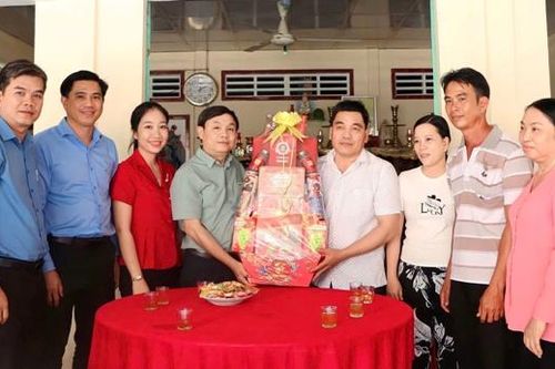 Phó Bí thư Thường trực Tỉnh ủy Phan Văn Thắng thăm, chúc Tết tại huyện Cao Lãnh