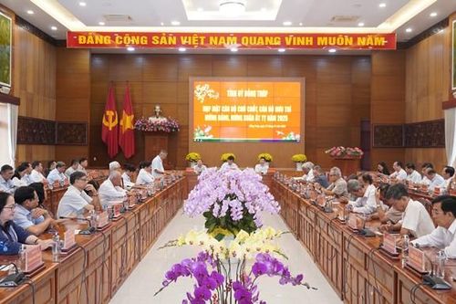 Họp mặt cán bộ chủ chốt, cán bộ hưu trí mừng Đảng - mừng Xuân Ất Tỵ