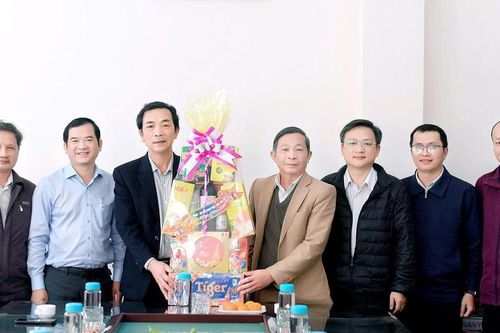 Trưởng ban Tuyên giáo Tỉnh ủy Huỳnh Thế Mạnh thăm, chúc Tết Báo Gia Lai