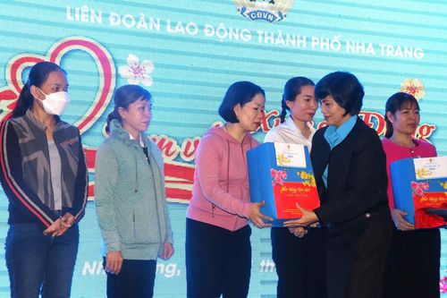 Liên đoàn Lao động TP. Nha Trang tổ chức Chương trình 'Tết sum vầy - Xuân ơn Đảng'