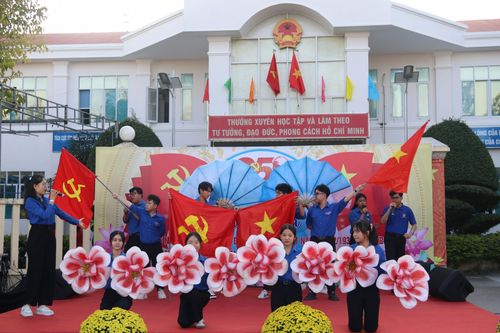 Xã Vĩnh Thái: Tổ chức các hoạt động 'Mừng Đảng - mừng xuân' và phiên chợ Tết 0 đồng