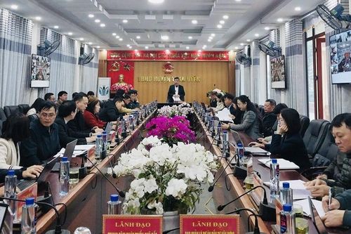 Phiên họp thường kỳ UBND huyện Than Uyên tháng 1