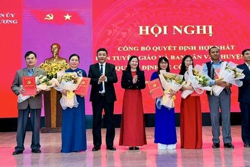 Lạc Dương: Công bố quyết định hợp nhất Ban Tuyên giáo và Ban Dân vận Huyện ủy