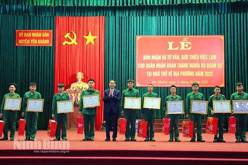Các địa phương tổ chức đón nhận, tư vấn, giới thiệu việc làm cho quân nhân xuất ngũ