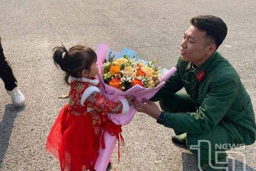 Quân nhân hoàn thành nhiệm vụ mang mùa Xuân về