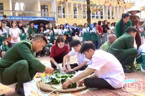 Hoạt động trải nghiệm 'Học sinh với Tết Cổ truyền'