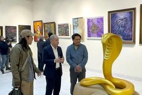 Khai mạc triển lãm 'Mùa xuân - Con giáp Ất Tỵ 2025'