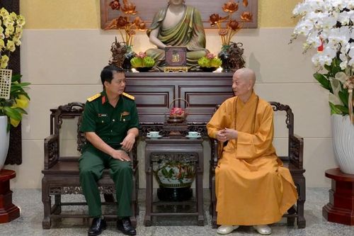 Bộ Tư lệnh TP.HCM chúc Tết Đức Pháp chủ GHPGVN