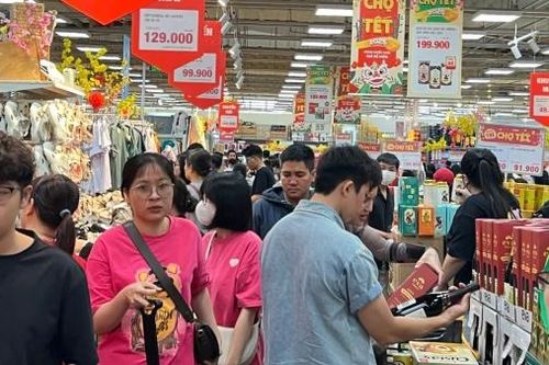 TP. Hồ Chí Minh: Sức mua hàng Tết tại siêu thị, chợ truyền thống tăng 20 - 30%