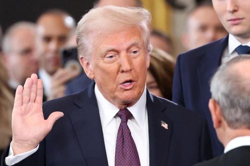 Ông Donald Trump tuyên thệ nhậm chức tổng thống Mỹ