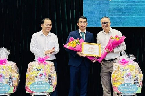 Công đoàn ngành Ngân hàng TP. Hồ Chí Minh chung tay lo Tết cho người nghèo