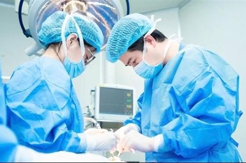 Nhiều người sập bẫy vì làm đẹp cấp tốc cuối năm