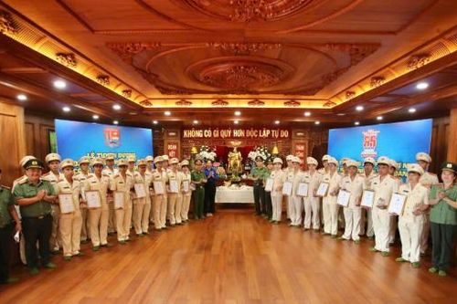 Công an TP Hồ Chí Minh tuyên dương 29 gương đảng viên trẻ xuất sắc