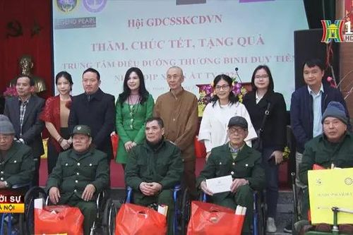 Quà Tết ý nghĩa cho thương binh, bệnh nhân Hà Nội