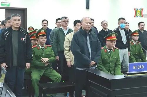 Cựu Chủ tịch UBND tỉnh Bình Thuận lĩnh án 6 năm tù