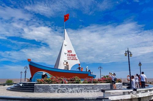 95 năm có Ðảng soi đường