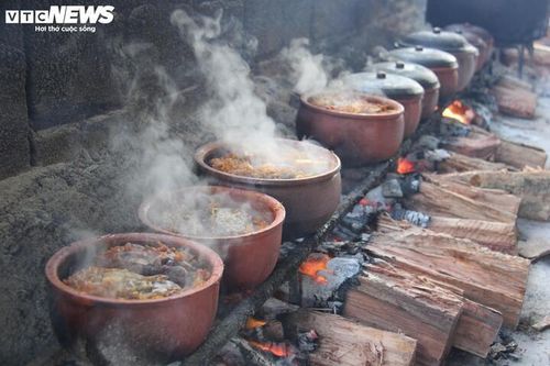 Hàng triệu đồng một niêu cá kho, khách vẫn ùn ùn chốt đơn