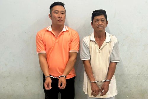 Khởi tố cha vợ và con rể đánh tài xế xe ôm công nghệ sau va chạm giao thông