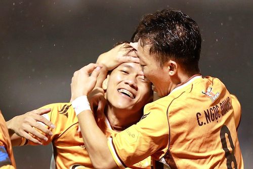 VFF phạt nặng HAGL