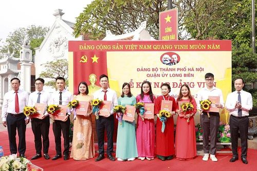 Kỷ niệm 95 năm Ngày thành lập Đảng Cộng sản Việt Nam (3/2/1930 - 3/2/2025): Ý Đảng hòa quyện lòng dân, đưa đất nước tiến vào kỷ nguyên mơíBài 2: Sẵn sàng tâm thế bước sang giai đoạn phát triển mới
