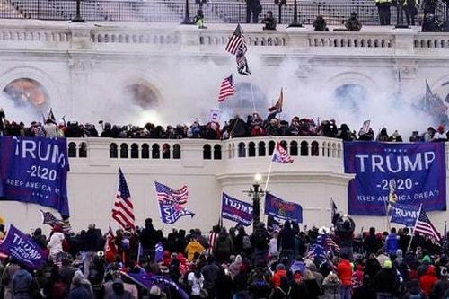 Tổng thống Mỹ ân xá hầu hết người bị buộc tội bạo loạn tại Điện Capitol