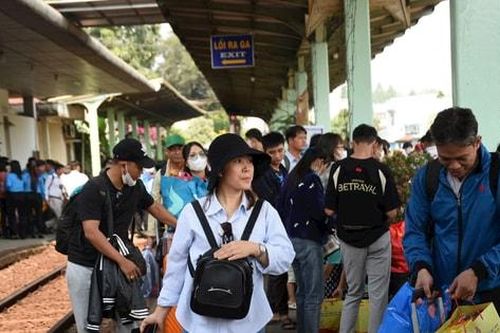 Đồng Nai: Rộn ràng những 'Chuyến tàu Công đoàn - Xuân 2025'