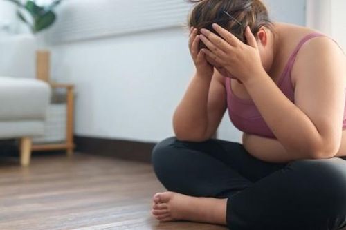 Vì sao chị em tuổi mãn kinh dễ tăng cân, khó giảm béo?