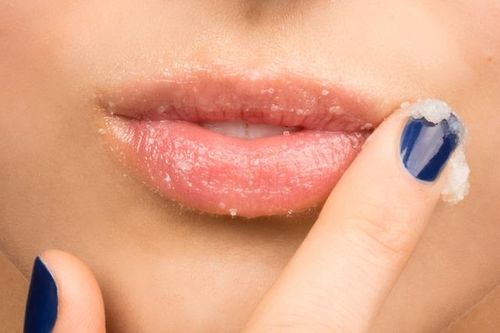 7 cách tẩy da chết môi đơn giản, tiết kiệm tại nhà