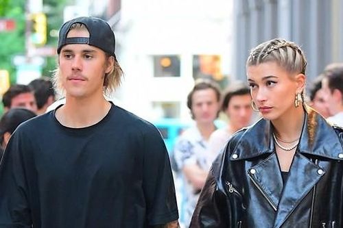 Justin Bieber bỏ theo dõi Hailey Bieber, động thái đánh tiếng trở lại làng nhạc?