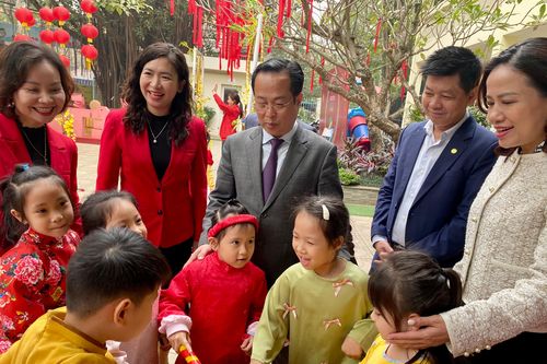 Mong giáo viên nào cũng có một cái Tết ấm áp